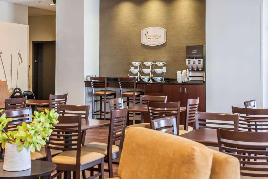 Sleep Inn & Suites Devils Lake Restaurant foto