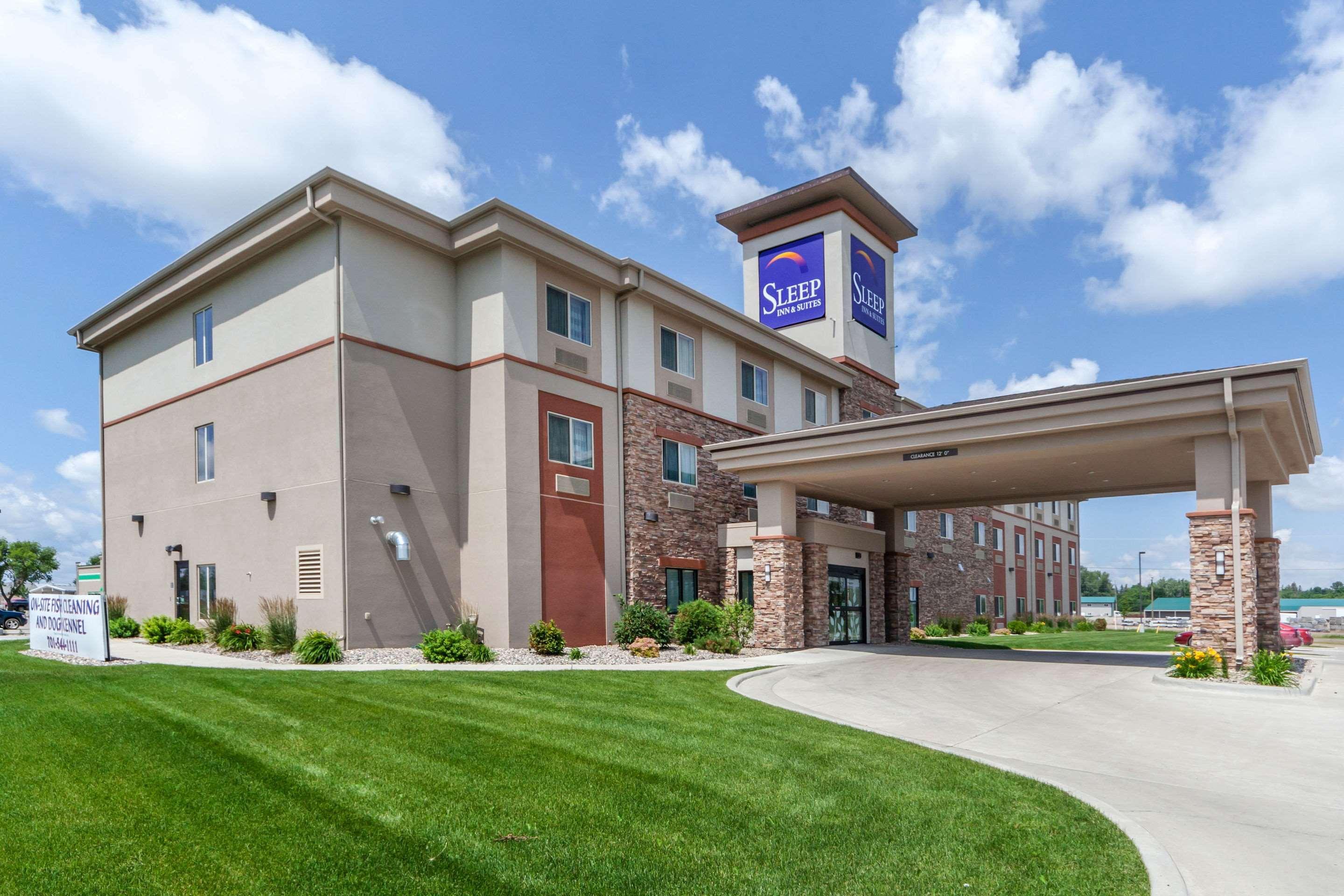 Sleep Inn & Suites Devils Lake Exterior foto